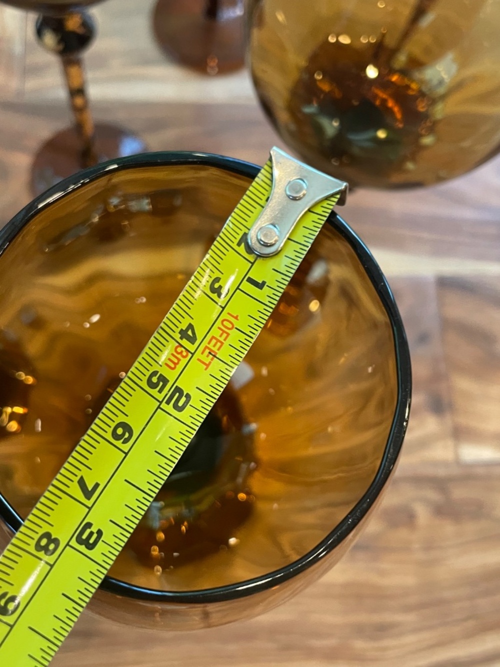 6 Beautiful, Amber colored Wine Glasses - Picture 5 of 8